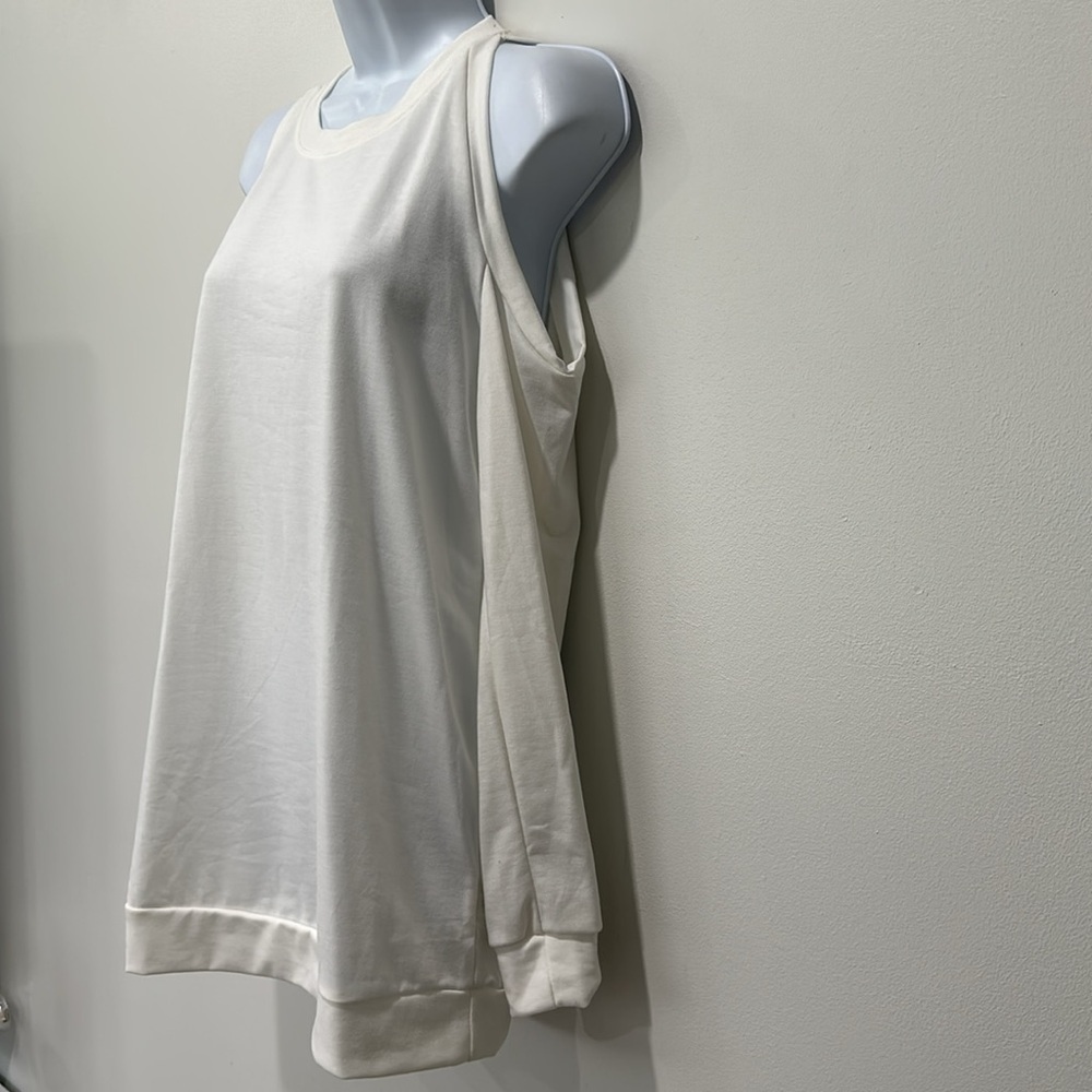 Cold shoulder sweater - Picture 2 of 6
